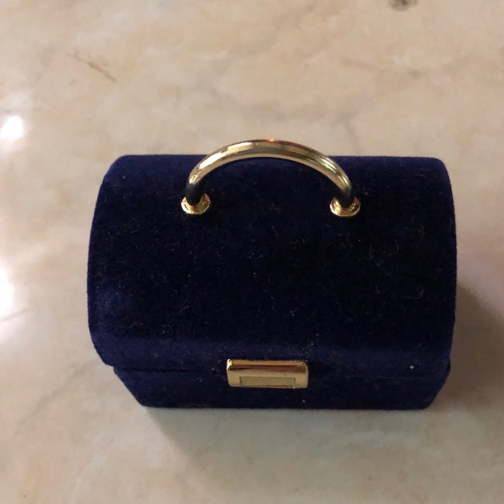 Antic mystery box open and be surprise